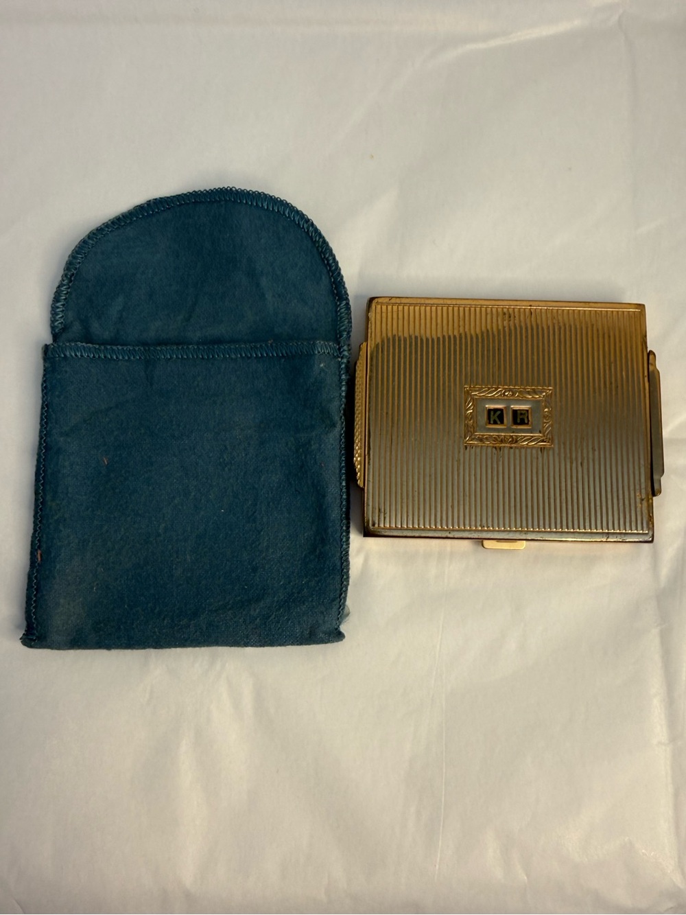 AGME Swiss 1940's Ladies Gold Tone Art Deco Powder Compact Case Monogram VTG